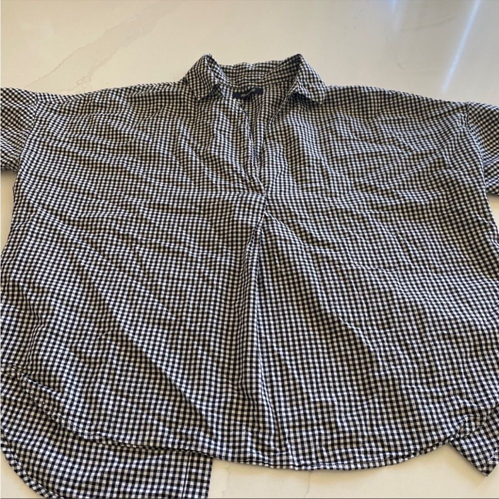 Madewell medium black and‎ white plaid blouse
